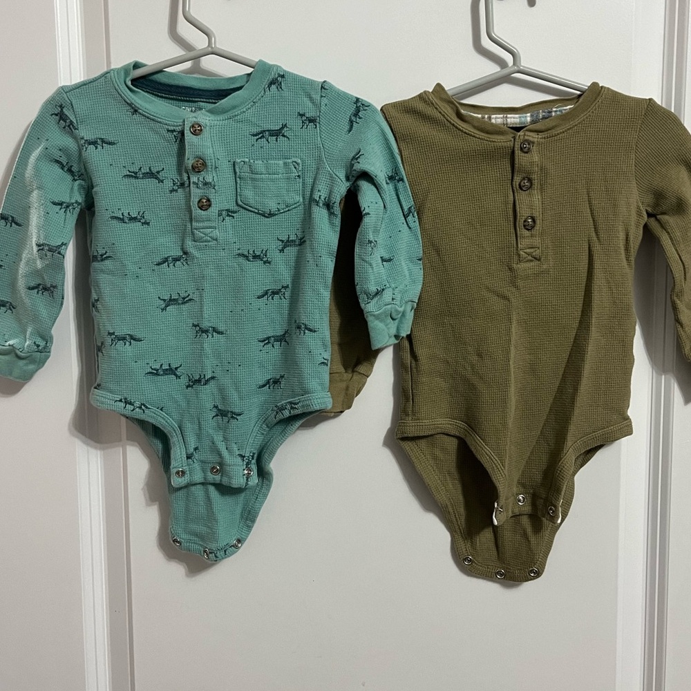 Carter’s Bodysuits Size 18 months